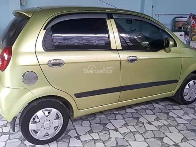 Bán Chevrolet Spark đời 2009, màu vàng, giá tốt