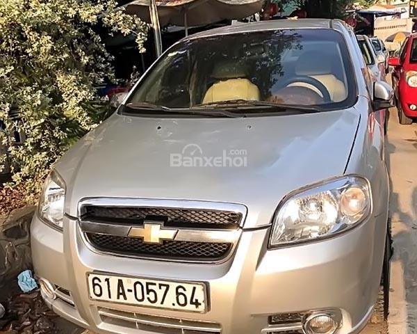 Bán xe Chevrolet Aveo năm 2012, màu bạc