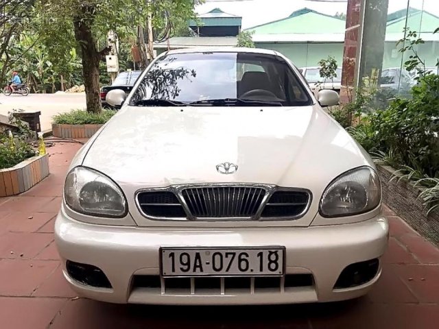 Cần bán xe Daewoo Lanos 1.5 năm sản xuất 2003, màu trắng