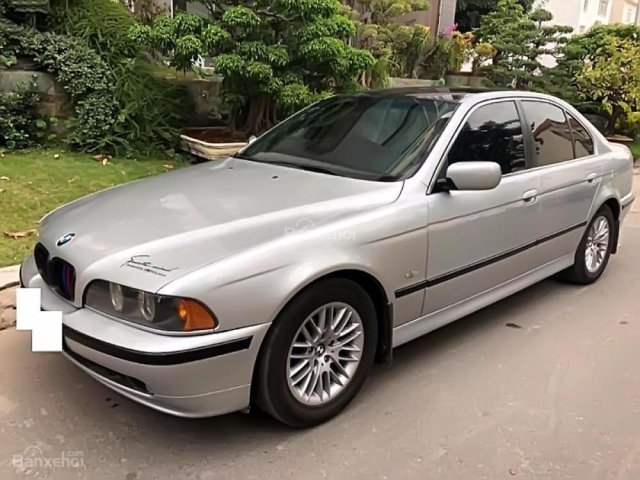 Bán ô tô BMW 5 Series 525i đời 2003, màu bạc số tự động, giá chỉ 250 triệu