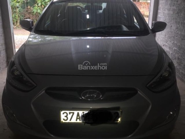 Cần bán xe Hyundai Accent 1.4AT Sedan đời 2014, màu bạc, nhập khẩu nguyên chiếc, giá cạnh tranh