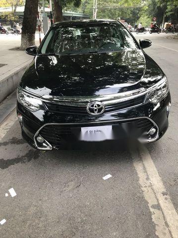 Cần bán xe Toyota Camry 2.5 Q đời 2018, màu đen, giá tốt