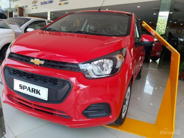 Cần bán xe Chevrolet Spark LS 2018, xe đủ màu, giao ngay, trả trước 80 triệu nhận xe