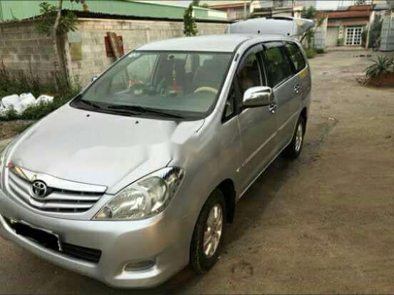 Bán Toyota Innova G năm sản xuất 2010, màu bạc, 391tr