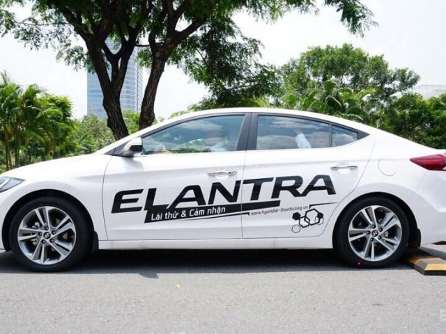 Hyundai Elantra 2.0 sản xuất 2018 có xe giao ngay trả trước chỉ 150tr 0933091713