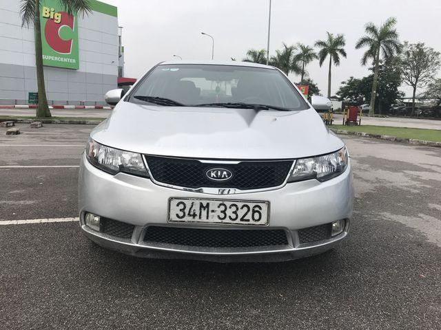 Cần bán gấp Kia Cerato sản xuất năm 2009, màu bạc