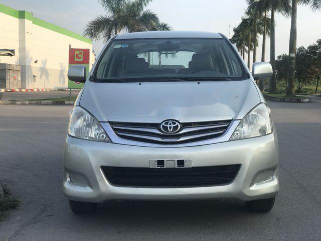 Bán xe Toyota Innova năm 2010, màu bạc, giá chỉ 275 triệu