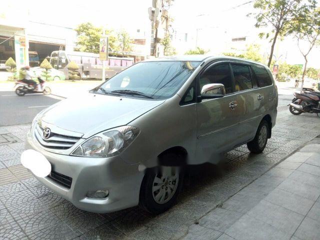 Cần bán xe Toyota Innova đời 2009, màu bạc