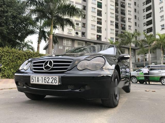 Cần bán xe Mercedes sản xuất 2003 số tự động