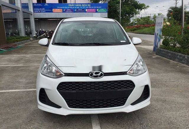 Bán ô tô Hyundai Grand i10 1.2MT BASE năm sản xuất 2018, màu trắng