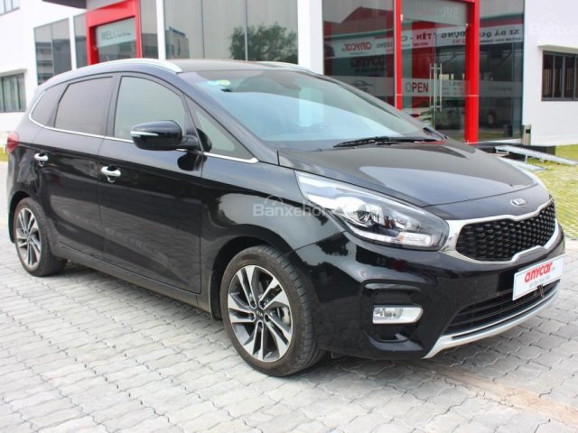 Cần bán xe Kia Rondo bản GAT năm 2018, màu đen, siêu lướt chỉ 6xxx km