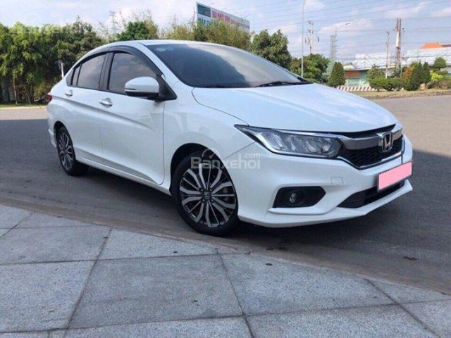 Cần tiền xây nhà bán gấp xe Honda City 2017, số tự động