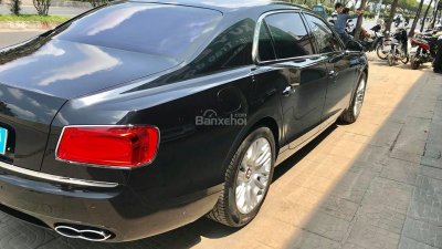 Bán xe Bentley Mulsanne sản xuất năm 2016, màu đen, xe nhập