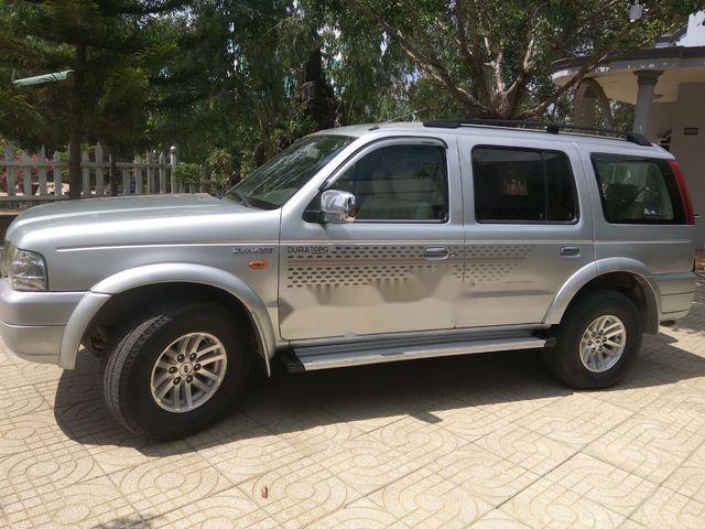 Bán Ford Everest sản xuất 2006, màu bạc xe gia đình, giá tốt