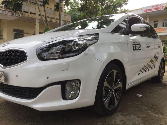 Cần bán Kia Rondo GATH 2015, màu trắng như mới, giá chỉ 620 triệu