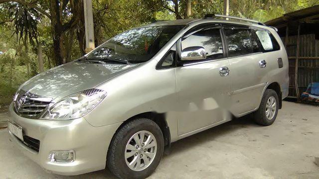 Cần bán xe Toyota Innova G đời 2008, màu bạc còn mới, giá tốt