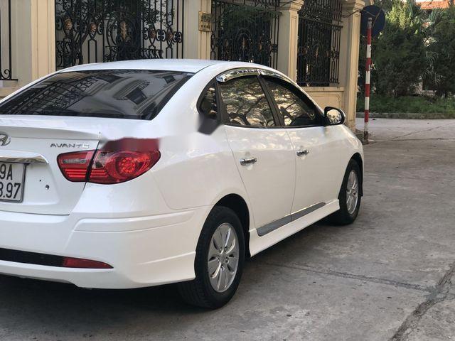 Chính chủ bán xe Hyundai Avante năm 2013, màu trắng