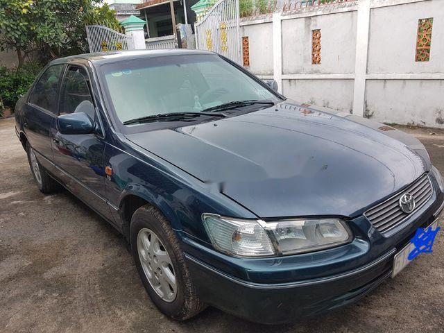 Bán xe Toyota Camry V6 3.0 năm sản xuất 2001, màu xanh