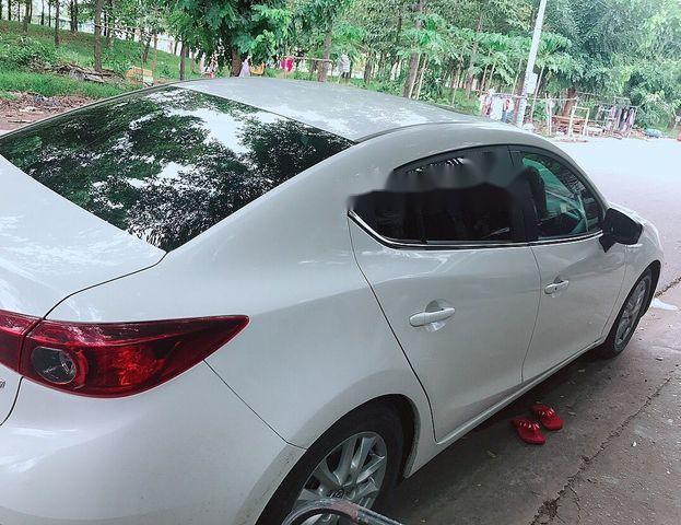 Bán Mazda 3 sản xuất năm 2016, màu trắng 