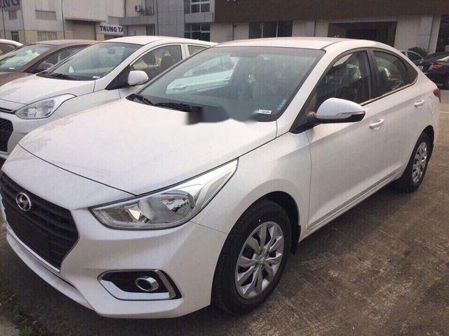 Bán xe Hyundai Accent năm 2018, màu trắng