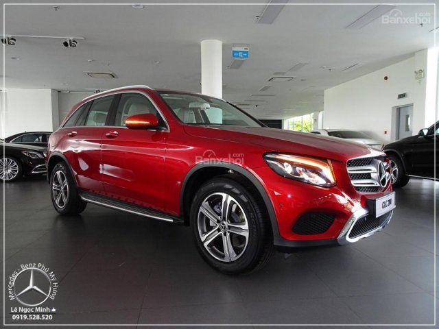 Bán Mercedes Benz GLC 200 2020 - SUV 5 chỗ - Hỗ trợ ngân hàng 80%, đưa trước 550 triệu nhận xe, LH: 0919 528 520