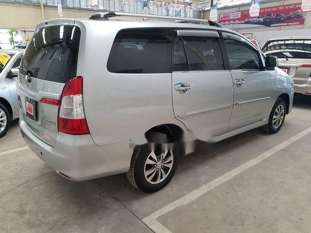 Bán Toyota Innova đời 2015, màu bạc