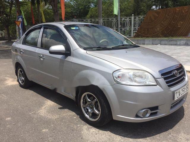 Cần bán gấp Daewoo Gentra sản xuất năm 2009, màu bạc, giá tốt