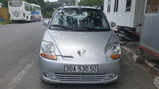 Gia đình bán xe Chevrolet Spark 2009, màu bạc  