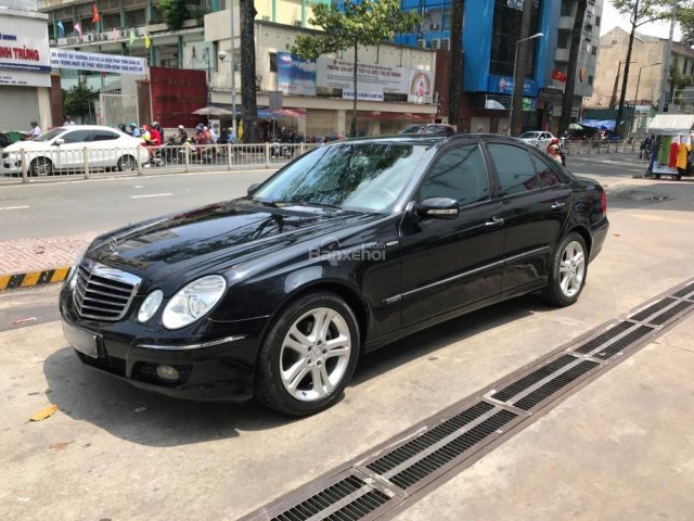 Bán Mercedes E200 sản xuất năm 2008, màu đen, nhập khẩu