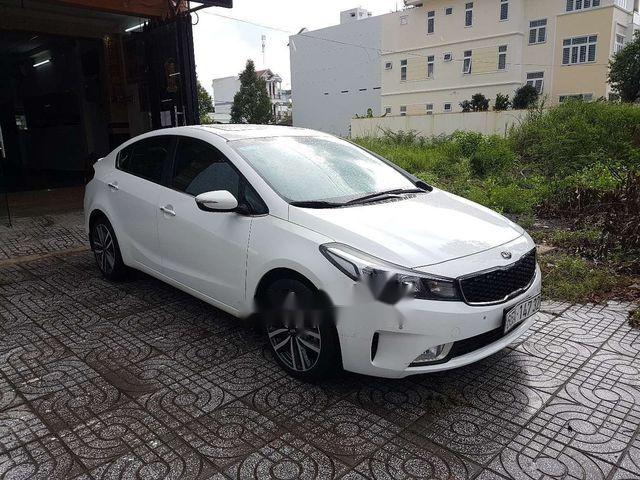 Cần bán Kia Cerato năm 2017, màu trắng số tự động