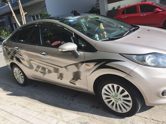 Cần bán Ford Fiesta năm sản xuất 2012 chính chủ, 349tr