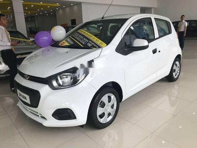 Bán Chevrolet Spark năm sản xuất 2018, màu trắng, 319 triệu