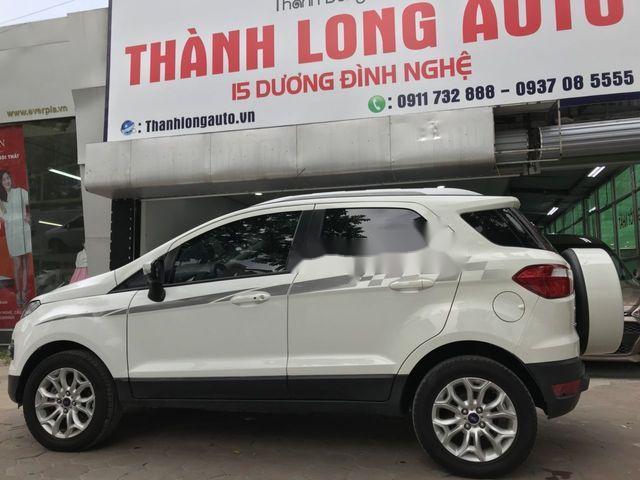 Bán Ford EcoSport Titanium 2016, màu trắng chính chủ, giá 568tr