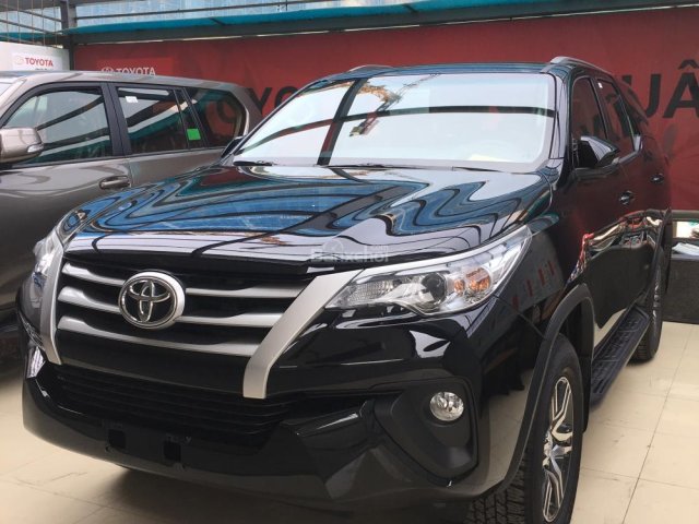 Bán Toyota Fortuner 2.4AT 4x2 SX 2018, nhập khẩu, giao xe sớm, LH 0975773465