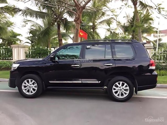 Bán Toyota Land Cruiser VX 4.6 V8 sản xuất 2016, màu đen, nhập khẩu số tự động