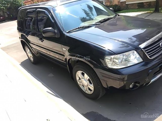 Cần bán xe Ford Escape 2.3 AT đời 2005, màu đen xe gia đình giá cạnh tranh