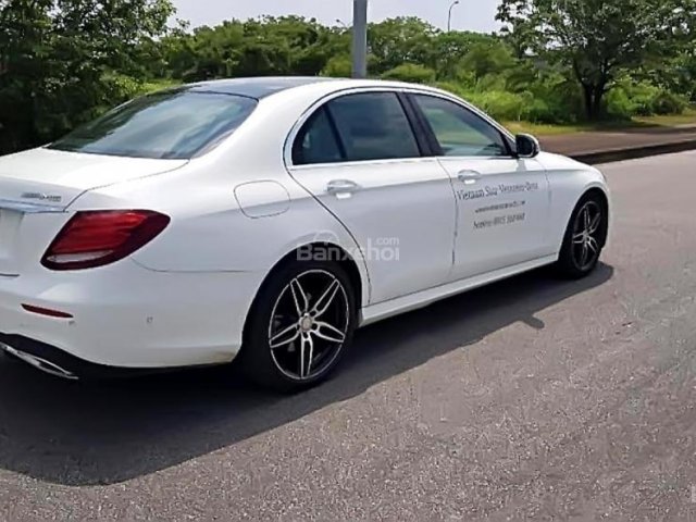 Bán xe Mercedes E300 AMG đời 2017, màu trắng số tự động