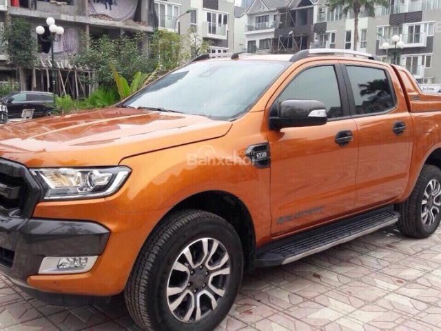 Cần bán gấp xe Ford wildtrak 3.2L số tự động 2016, màu vàng 2 cầu