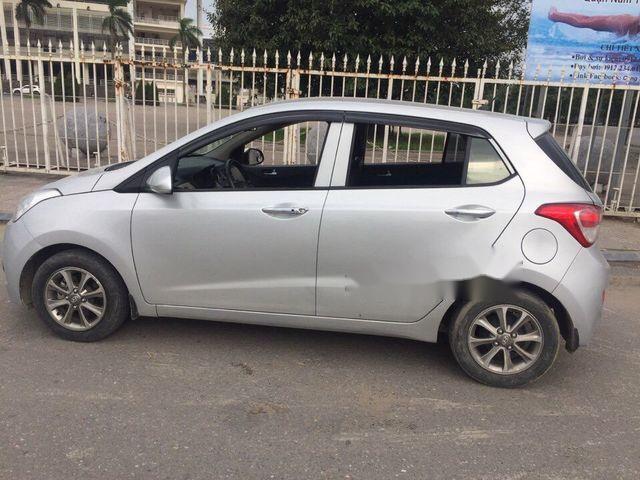 Cần bán xe Hyundai Grand i10 đời 2015, màu bạc, xe nhập chính chủ, 290tr