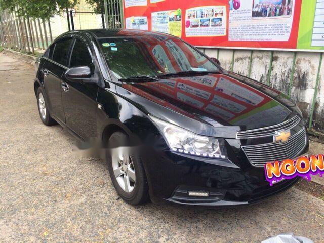 Cần bán xe Chevrolet Cruze đời 2011, màu đen, giá tốt