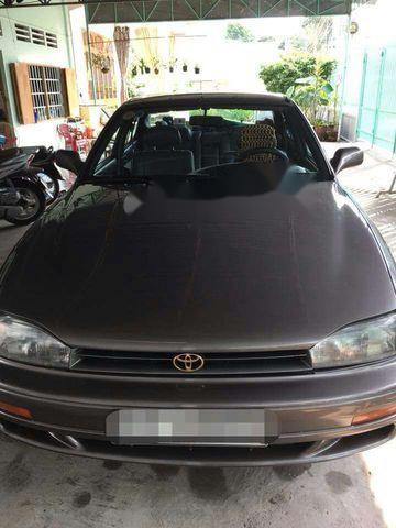 Cần bán Toyota Camry sản xuất năm 1992, màu đen xe gia đình, 190tr