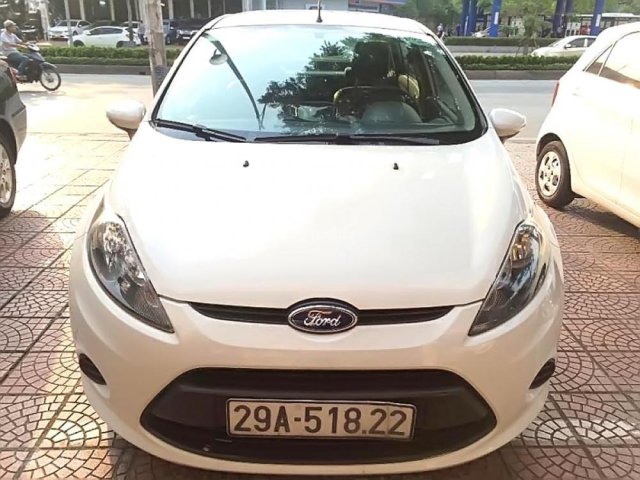 Cần bán xe Ford Fiesta 1.6 AT sản xuất 2012, màu trắng, giá chỉ 355 triệu