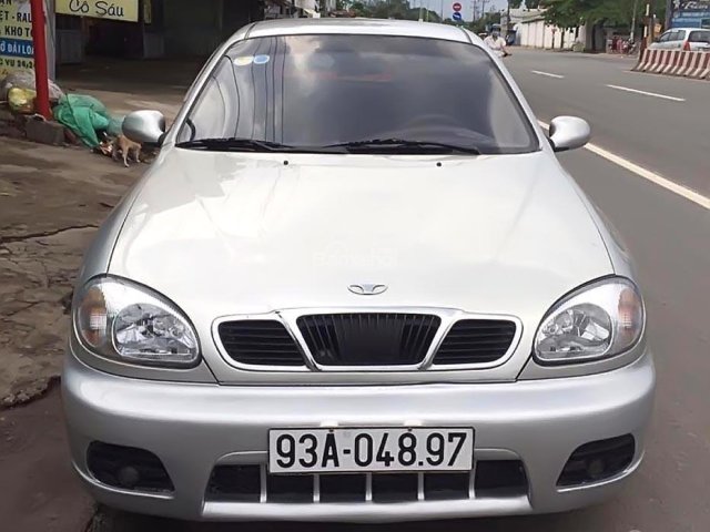 Cần bán Daewoo Lanos SX năm sản xuất 2005, màu bạc xe gia đình