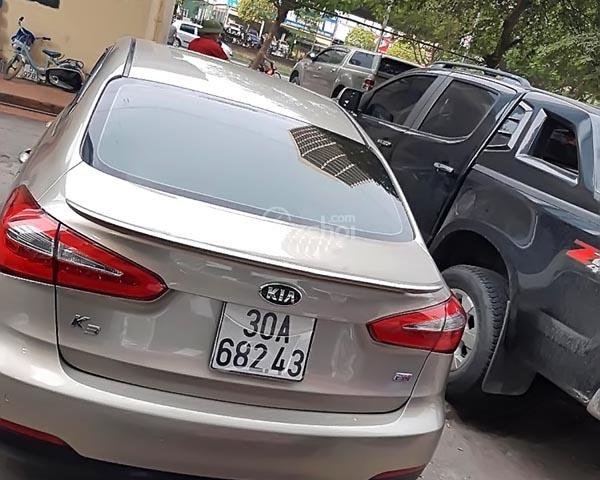 Cần bán xe Kia K3 2.0L sản xuất năm 2015, xe nhập