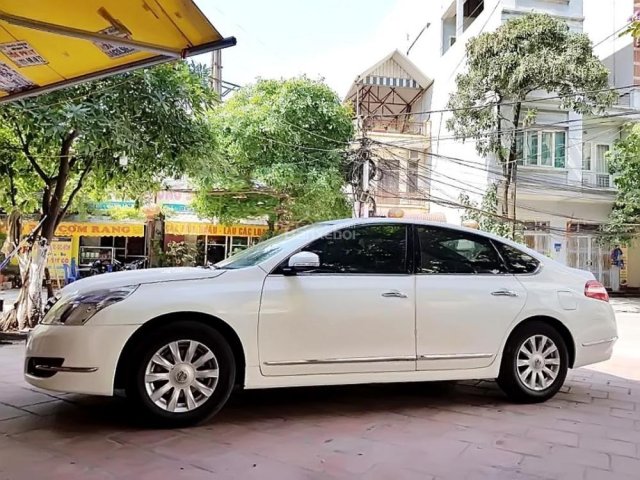 Cần bán Nissan Teana 2.0 AT đời 2011, màu trắng, nhập khẩu nguyên chiếc chính chủ, giá chỉ 545 triệu