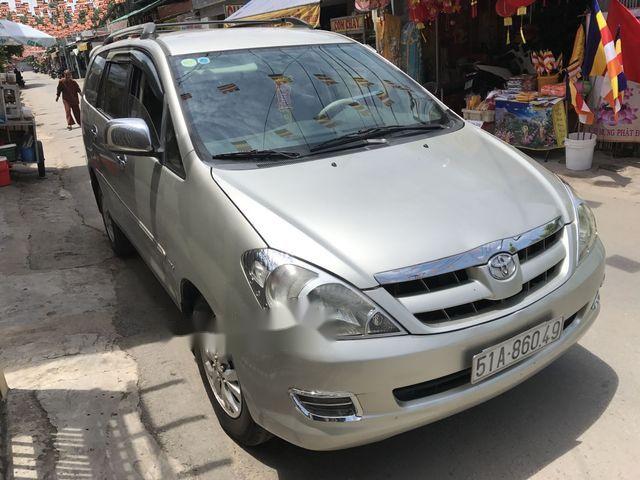 Cần bán gấp Toyota Innova đời 2007, màu bạc giá cạnh tranh