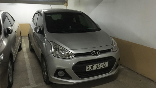 Bán Hyundai Grand i10 1.0 MT 2015, màu bạc, giá 300tr