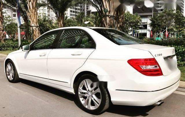 Bán xe Mercedes đời 2011, màu trắng, 685tr