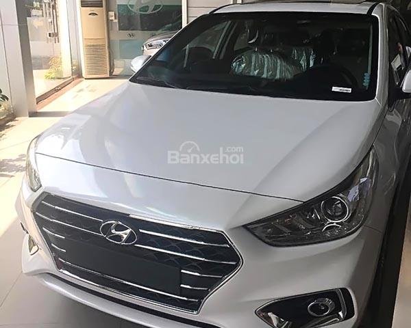 Cần bán Hyundai Accent năm 2018, màu trắng, giá 538tr