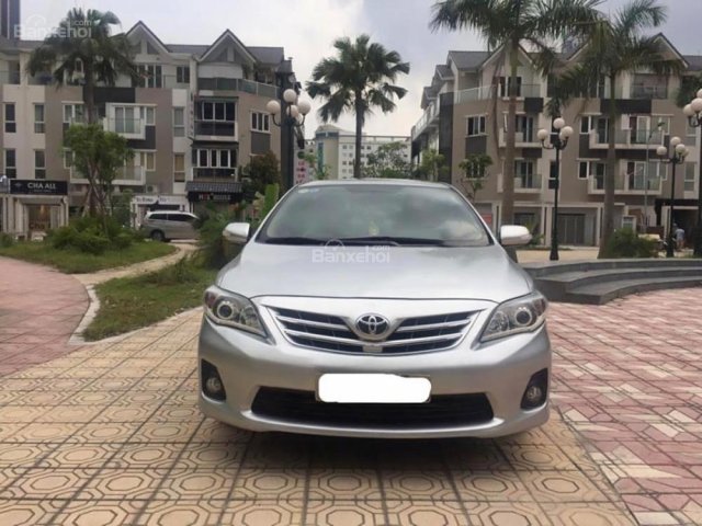 Cần bán Toyota Corolla altis 1.8 AT đời 2013, màu bạc